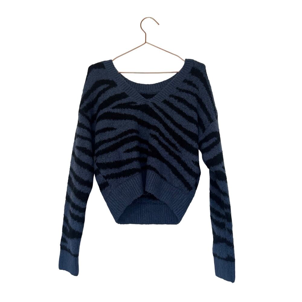 Pink Victoria secret tiger stripe sweater v neck - Picture 2 of 5